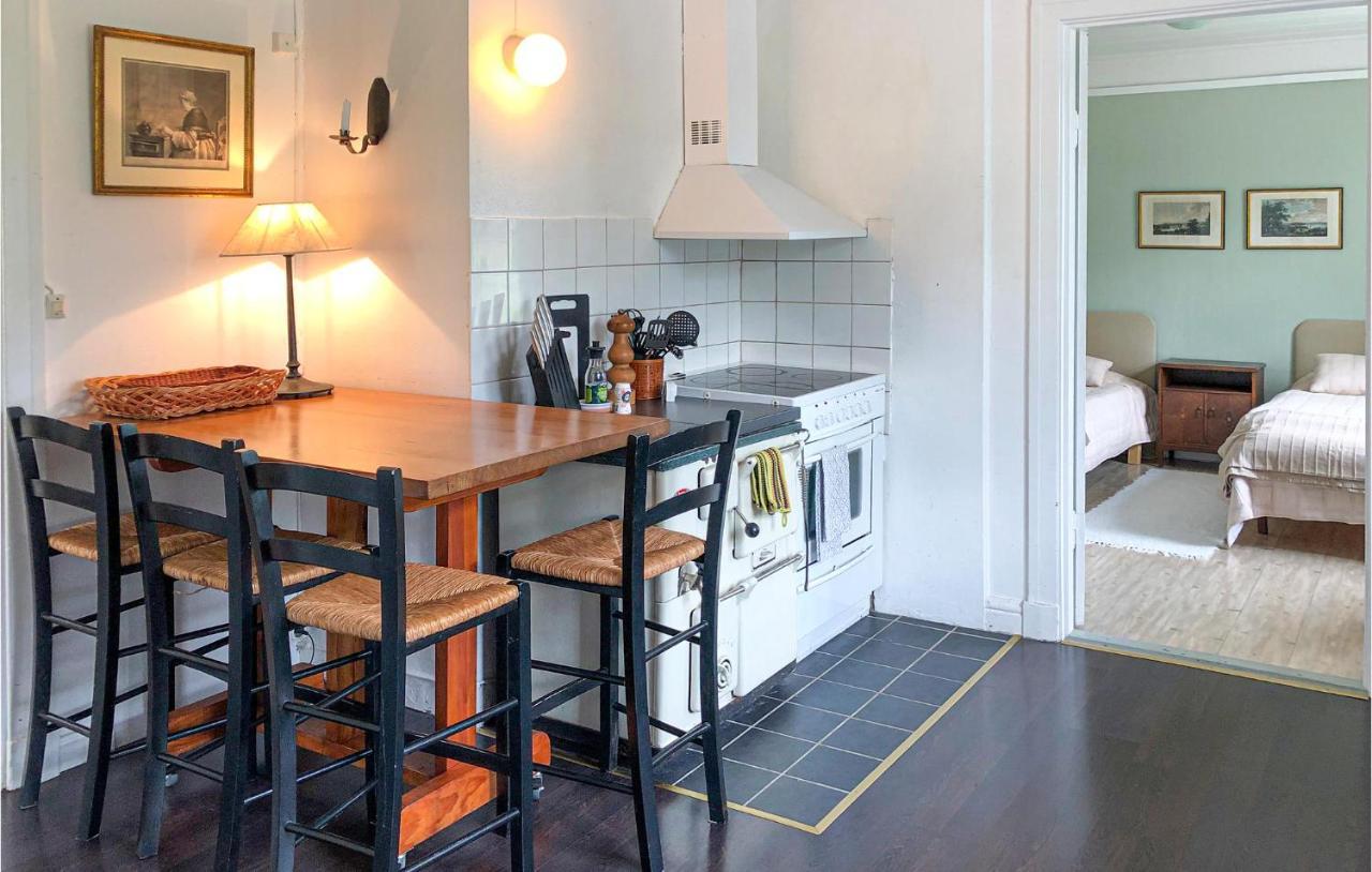 Nice Home In Mantorp With Kitchen Exterior foto
