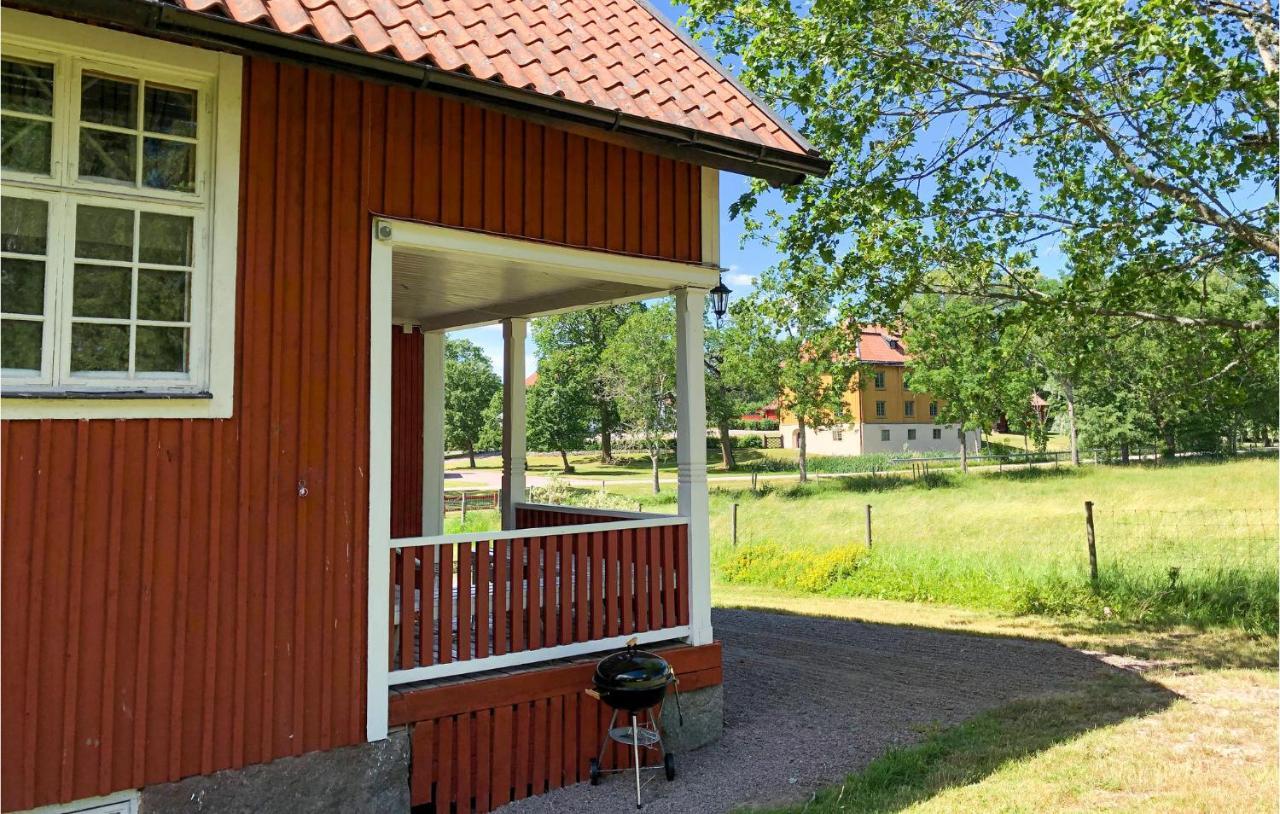 Nice Home In Mantorp With Kitchen Exterior foto